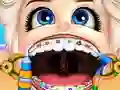 Lojë Baby Elsa Wears A Brace në internet