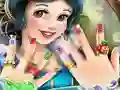 Lojë Snow White Nails në internet