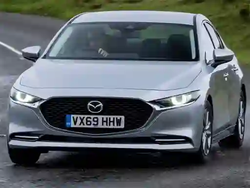 Lojë Mazda 3 Sedan në internet
