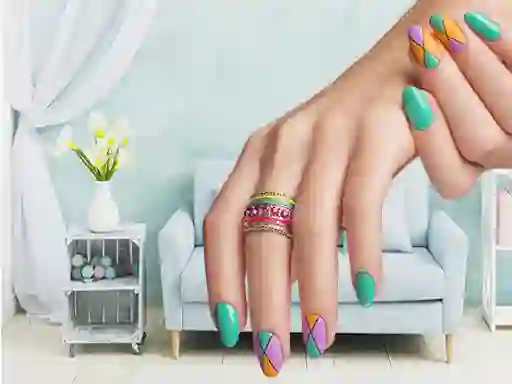 Lojë Nail Art Puzzle në internet