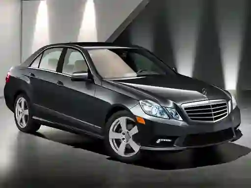 Lojë E-Class Sedan Puzz në internet
