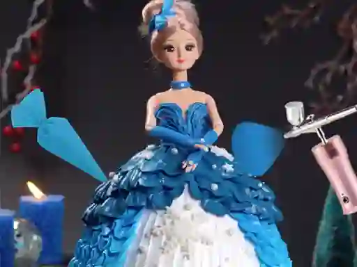 Lojë Icing On Doll Cake në internet