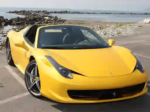 Lojë Ferrari 458 Spider Slide në internet