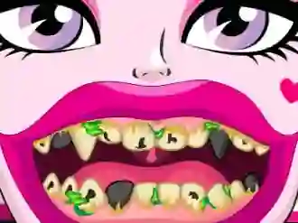 Lojë Draculaura Bad Teeth në internet