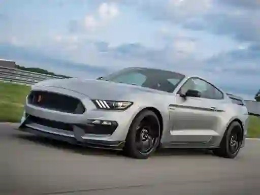 Lojë Mustang Shelby Puzzle në internet