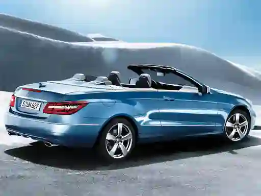 Lojë Cabriolet Roadster Puzzle në internet