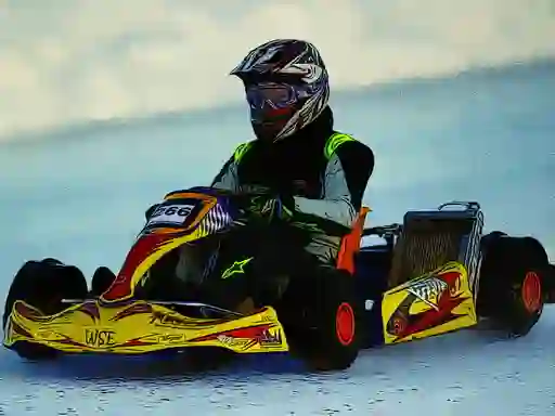 Lojë Kart Racing Jigsaw në internet