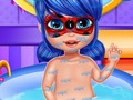Lojë Foshnja Ladybug Shower Fun  në internet