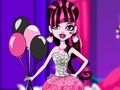 Lojë Dress Up Drakula delikate  në internet