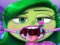 Lojë Brenda Jashtë neveri kirurgjisë së fytit  në internet