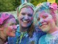Lojë Jigsaw për vajzat Holi  në internet
